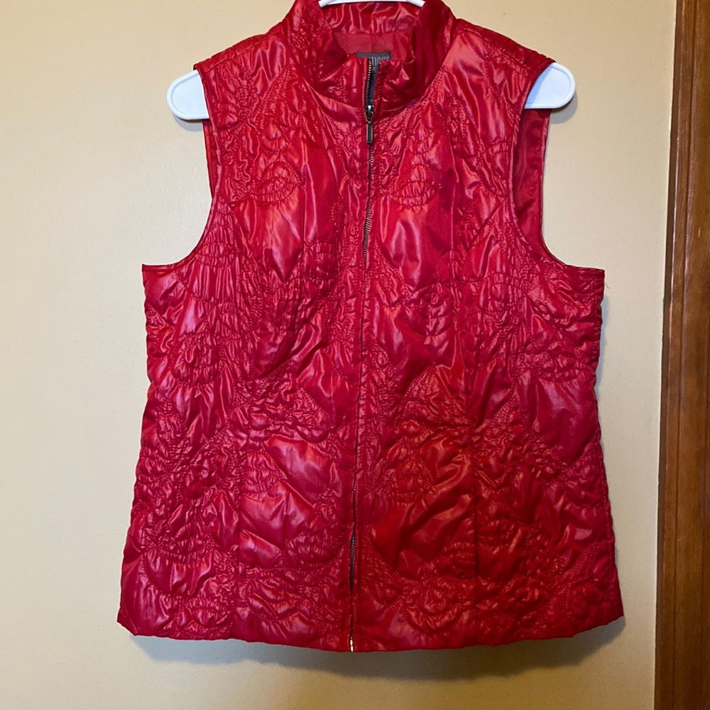 Chico’s Additions size 1 red zip up vest